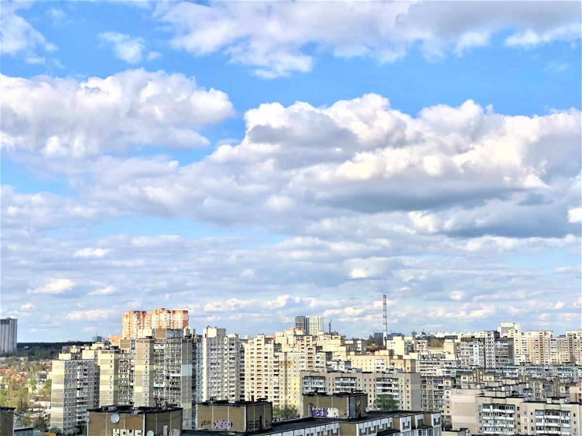 VIP апартаменти з видом на озеро Киев Экстерьер фото