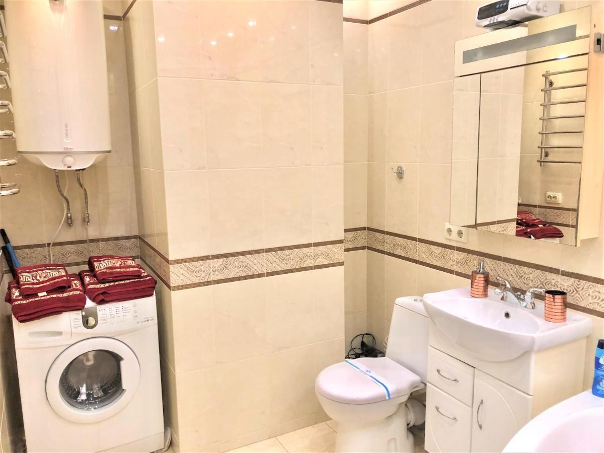 VIP апартаменти з видом на озеро Киев Экстерьер фото