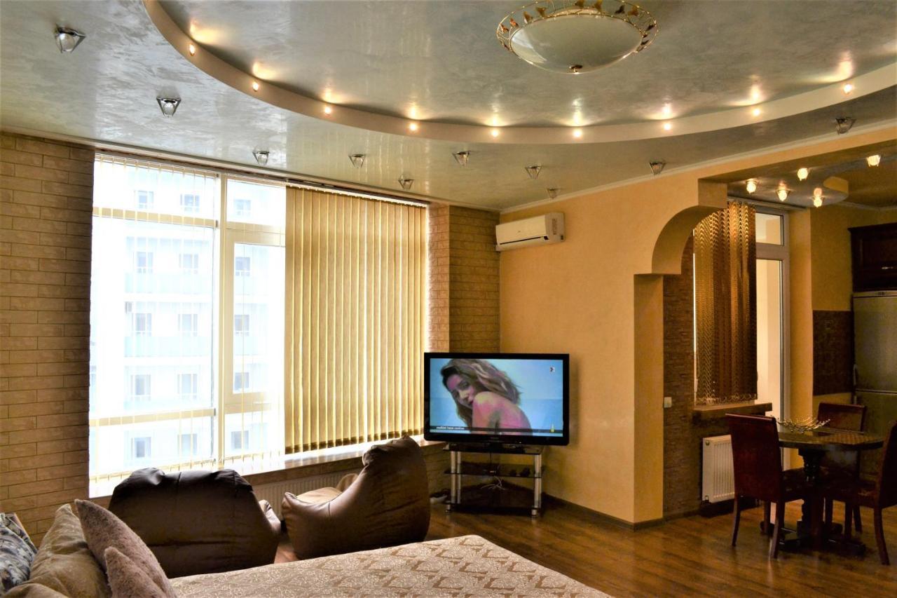 VIP апартаменти з видом на озеро Киев Экстерьер фото